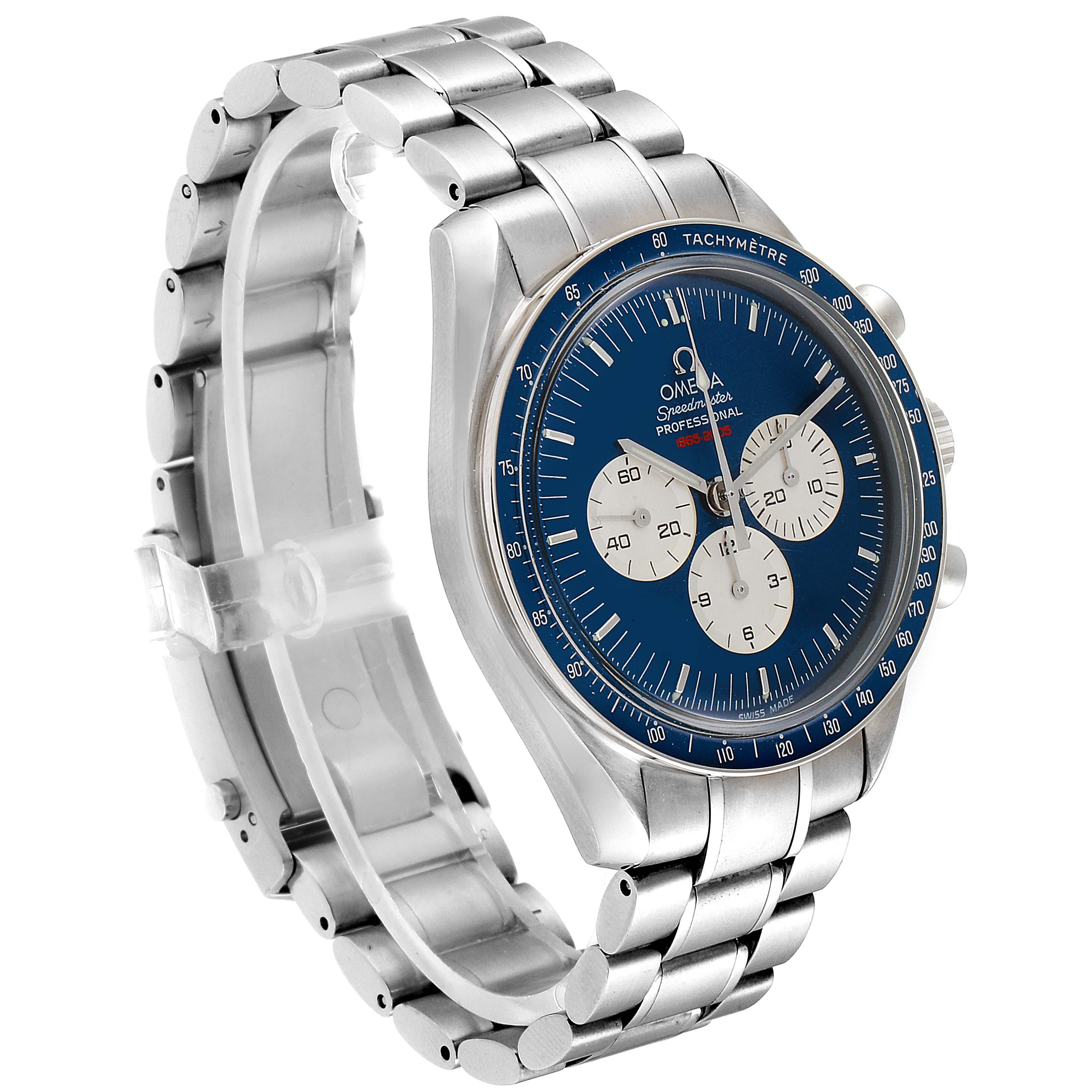The image shows an angled view of the Omega Speedmaster 3565.80.00 Men
s Stainless Steel Blue Dial 3565.80.00 Men
s Stainless Steel Blue Dial watch, highlighting its dial, bezel, and metal bracelet.