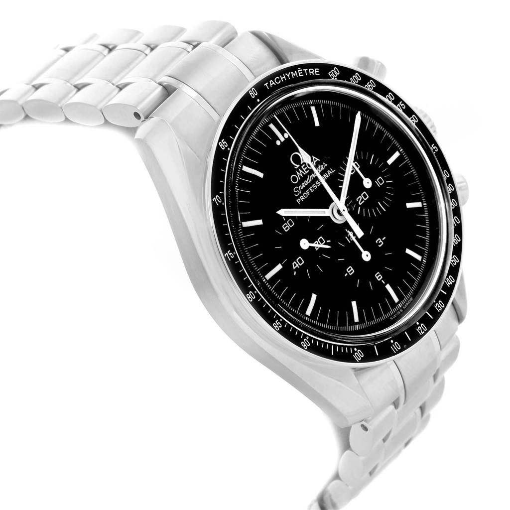 The image shows an angled view of an Omega Speedmaster 3560.50.00 Men
s Stainless Steel Black Dial 3560.50.00 Men
s Stainless Steel Black Dial watch, displaying its dial, bezel, and bracelet.