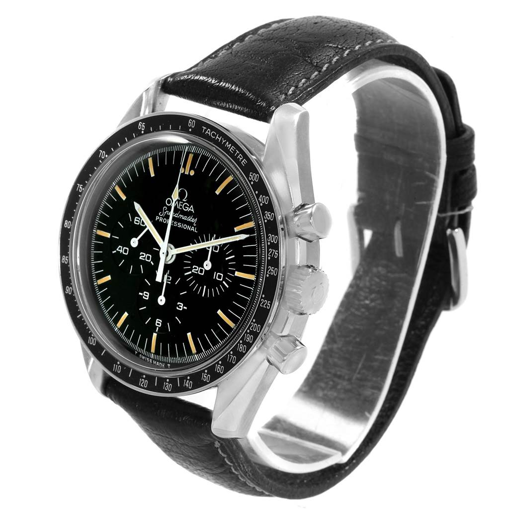 The image shows an Omega Speedmaster 145.022 Men
s Stainless Steel Black Dial 145.022 Men
s Stainless Steel Black Dial watch at a three-quarter angle, highlighting the dial, bezel, crown, pushers, and leather strap.