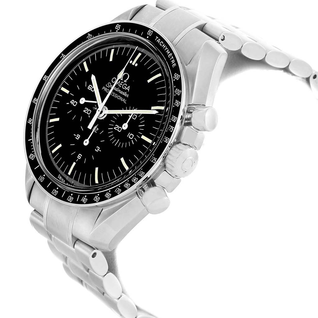 The image shows an angled view of the Omega Speedmaster 3570.50.00 Men
s Stainless Steel Black Dial 3570.50.00 Men
s Stainless Steel Black Dial watch displaying its face, tachymeter bezel, crown, chronograph pushers, and bracelet.