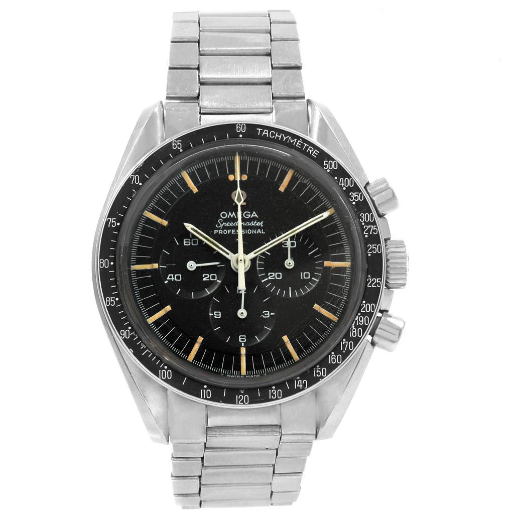 The image shows a front view of the Omega Speedmaster 145.012 Men
s Stainless Steel Black Dial 145.012 Men
s Stainless Steel Black Dial watch, featuring its face, bezel, bracelet, and pushers.