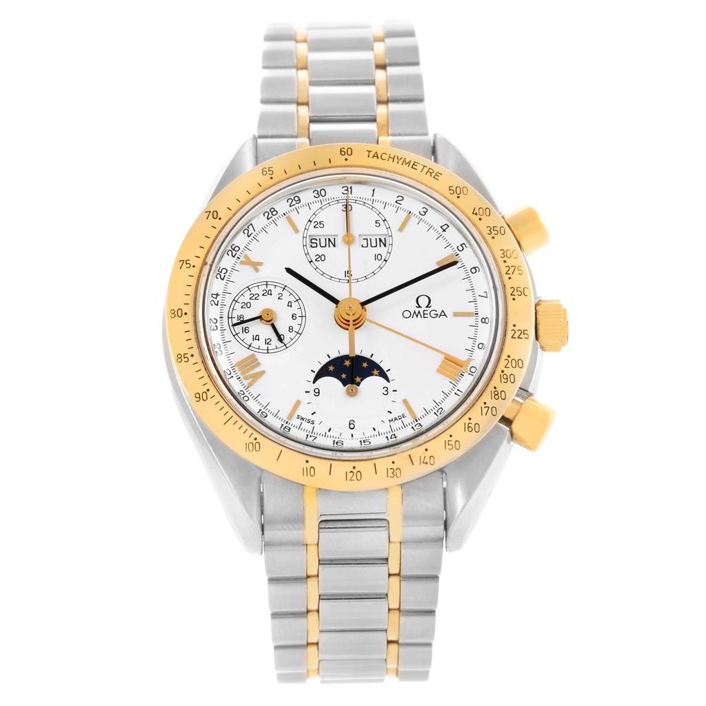 The Omega Speedmaster 3330.20.00 Men
s Stainless Steel White Dial 3330.20.00 Men
s Stainless Steel White Dial watch is shown in a front-facing angle, displaying its bezel, dial, subdials, and bracelet.