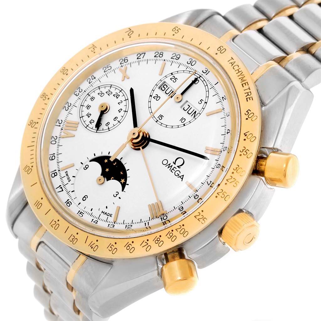 The Omega Speedmaster 3330.20.00 Men
s Stainless Steel White Dial 3330.20.00 Men
s Stainless Steel White Dial watch is shown at an angle highlighting the face, buttons, crown, and part of the bracelet.