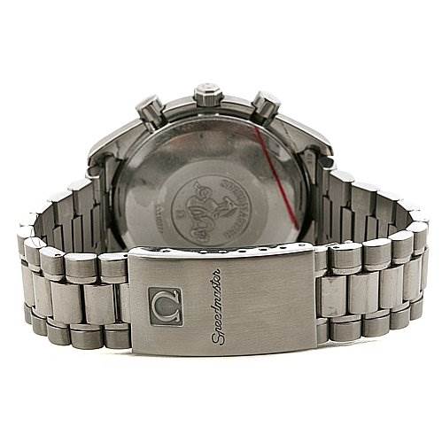 This image shows the back case and clasp of the Omega Speedmaster 3511.   50.   00 Men
s Stainless Steel Black Dial 3511.   50.   00 Men
s Stainless Steel Black Dial watch, highlighting its stainless steel bracelet and engraved clasp.