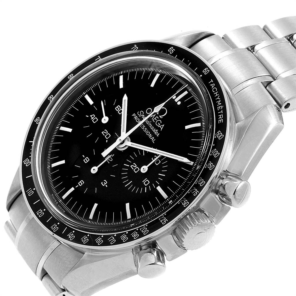 This Omega Speedmaster 3572.50.00 Men's Stainless Steel Black Dial 3572.50.00 Men's Stainless Steel Black Dial watch is shown at an angle highlighting its dial, bezel, and steel bracelet.
