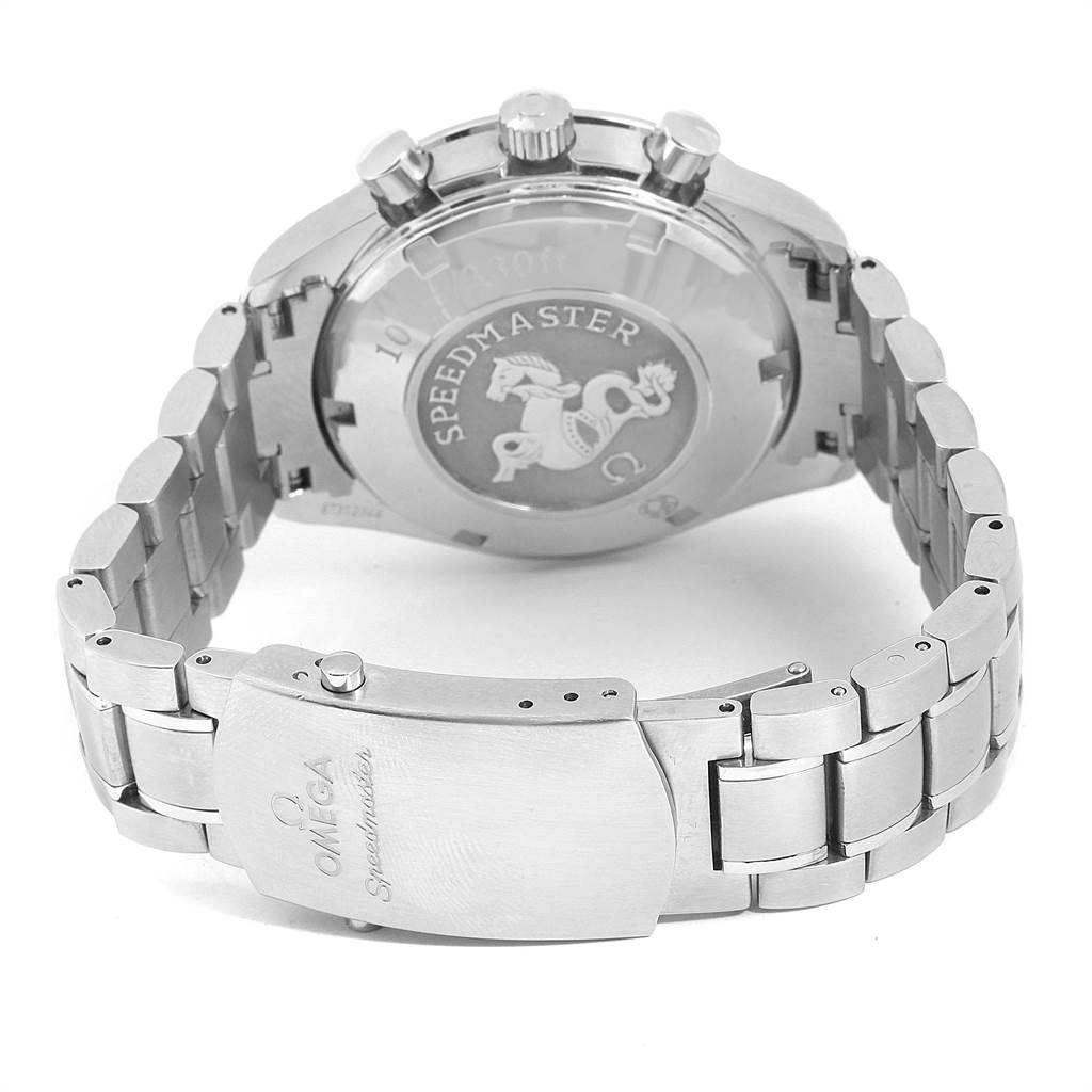 The image shows the back view of an Omega Speedmaster 323.30.40.40.06.001 Men
s Stainless Steel Grey Dial 323.30.40.40.06.001 Men
s Stainless Steel Grey Dial watch, highlighting its case back and metal bracelet clasp.