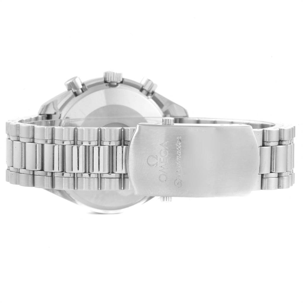 This image shows the back case and bracelet clasp of the Omega Speedmaster 3539.50.00 Men
s Stainless Steel Black Dial 3539.50.00 Men
s Stainless Steel Black Dial watch.