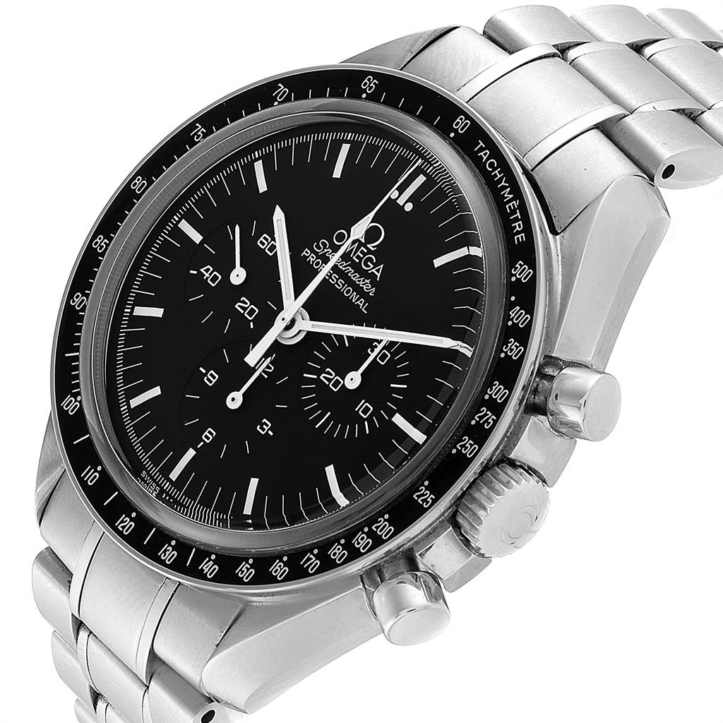 The image shows an angled view of an Omega Speedmaster 3573.50.00 Men
s Stainless Steel Black Dial 3573.50.00 Men
s Stainless Steel Black Dial watch, highlighting the face, dials, bezel, and part of the metal bracelet.
