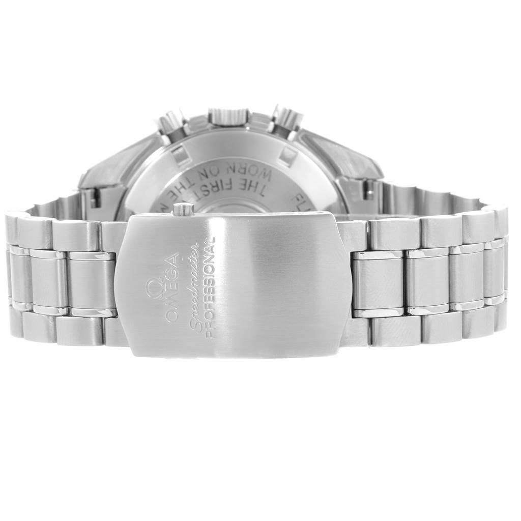 This image shows the back view of an Omega Speedmaster 3570.50.00 Men
s Stainless Steel Black Dial 3570.50.00 Men
s Stainless Steel Black Dial watch, focused on the clasp and bracelet.