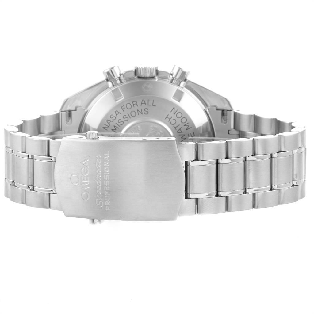 The image shows the back case and clasp of the Omega Speedmaster 3570.50.00 Men
s Stainless Steel Black Dial 3570.50.00 Men
s Stainless Steel Black Dial watch, emphasizing the engraved detailing.