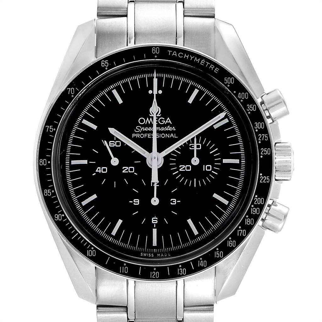 The image shows a front view of an Omega Speedmaster 3570.50.00 Men
s Stainless Steel Black Dial 3570.50.00 Men
s Stainless Steel Black Dial watch, highlighting its dial, bezel, and stainless steel bracelet.