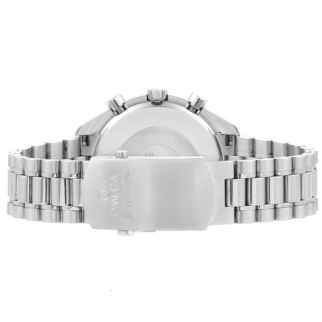 The image shows the back view of an Omega Speedmaster 3539.50.00 Men
s Stainless Steel Black Dial 3539.50.00 Men
s Stainless Steel Black Dial watch, highlighting the clasp and bracelet.