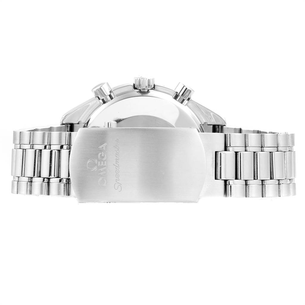 The image shows the back view of an Omega Speedmaster 3539.50.00 Men
s Stainless Steel Black Dial 3539.50.00 Men
s Stainless Steel Black Dial watch, highlighting the clasp and stainless steel bracelet.