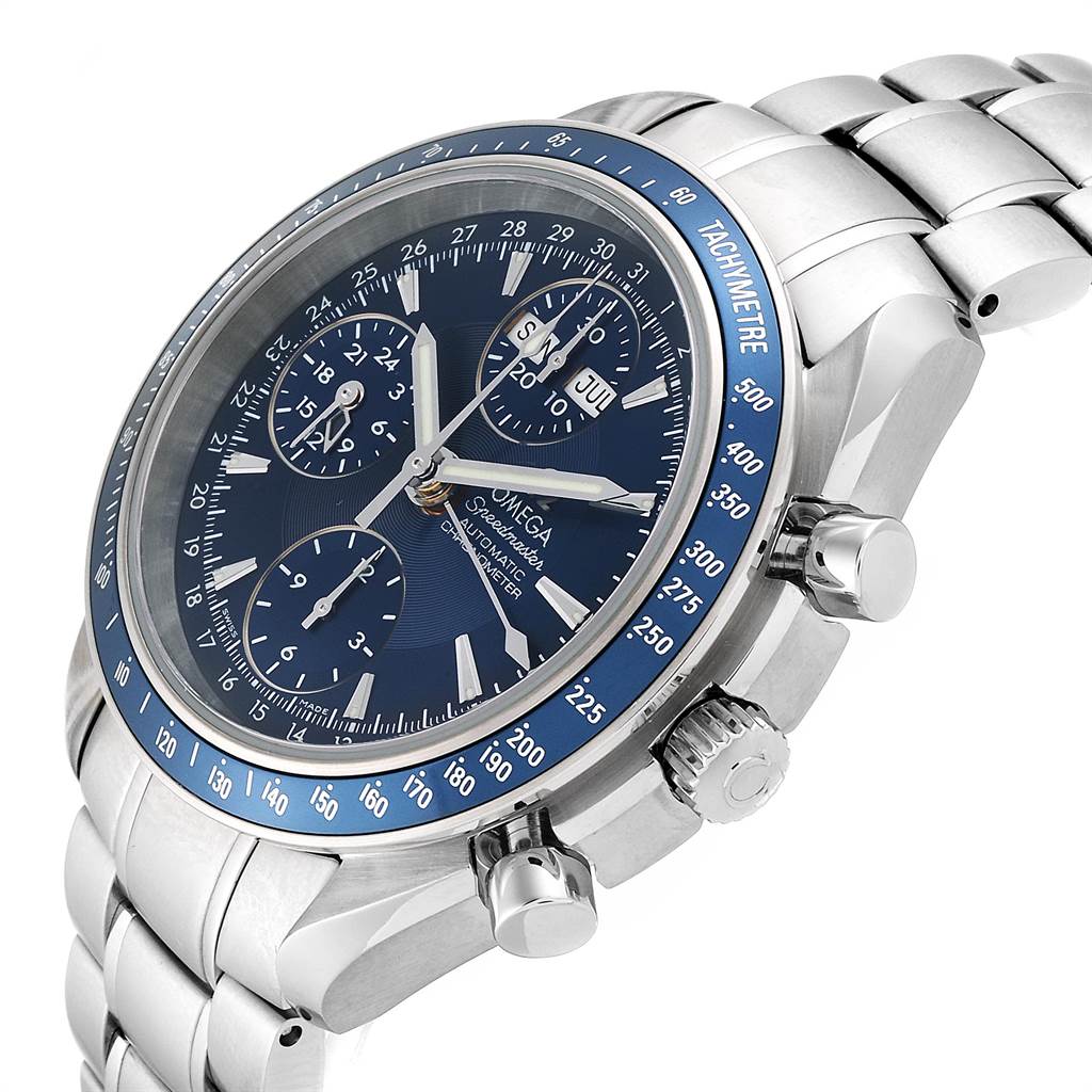 This image shows a side and front angle of the Omega Speedmaster 3222.80.00 Men
s Stainless Steel Blue Dial 3222.80.00 Men
s Stainless Steel Blue Dial watch, highlighting the face, bezel, and metal bracelet.