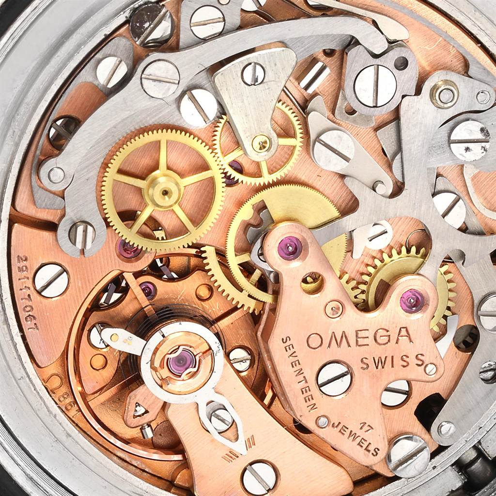This image shows a close-up of the inner mechanical movement of an Omega Speedmaster 145.022-69 Men
s Stainless Steel Black Dial 145.022-69 Men
s Stainless Steel Black Dial watch.