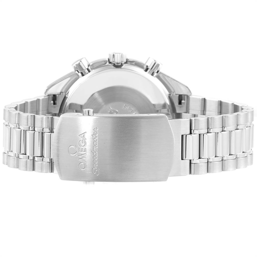 This image shows the metal bracelet and clasp of the Omega Speedmaster 3539.50.00 Men
s Stainless Steel Black Dial 3539.50.00 Men
s Stainless Steel Black Dial watch from the back angle.