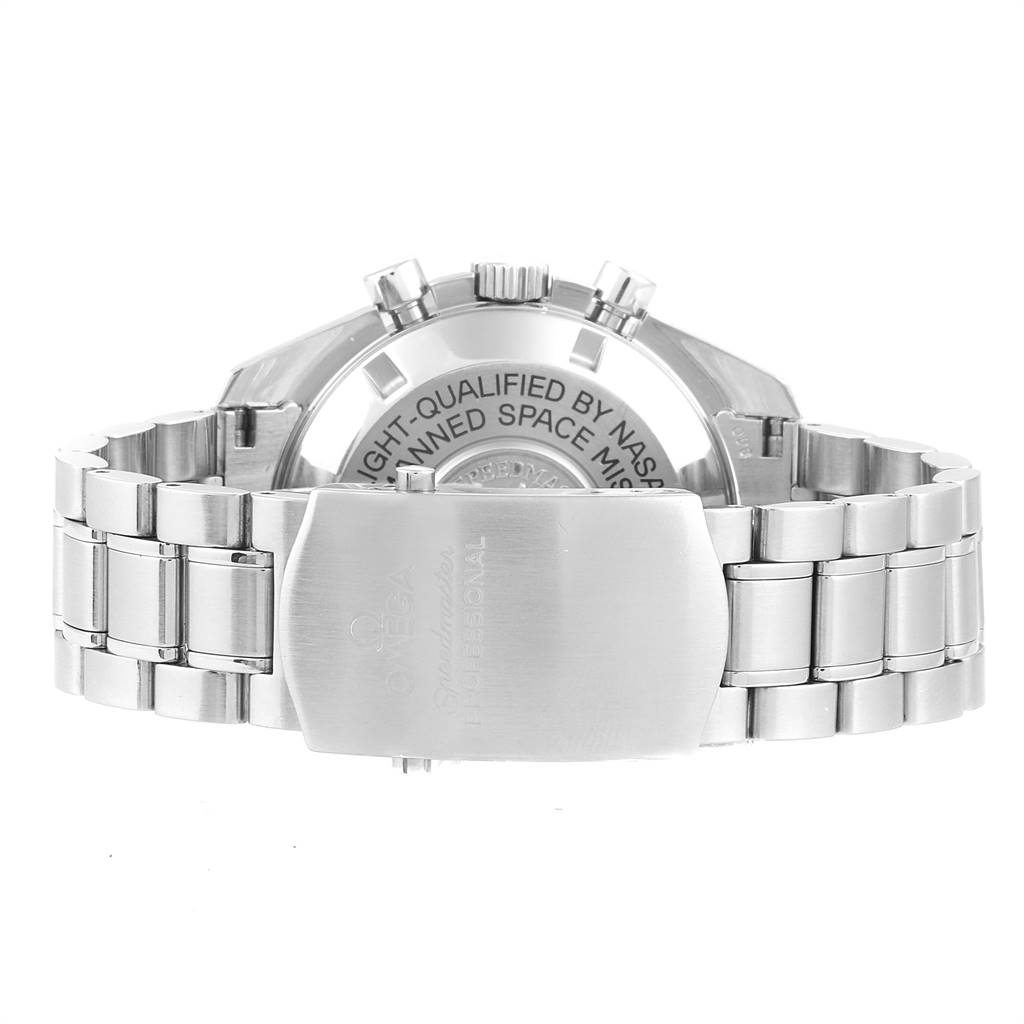 The image shows the back and clasp of the Omega Speedmaster 3575.20.00 Men
s Stainless Steel White Dial 3575.20.00 Men
s Stainless Steel White Dial watch, highlighting its stainless steel bracelet and engraved case back.