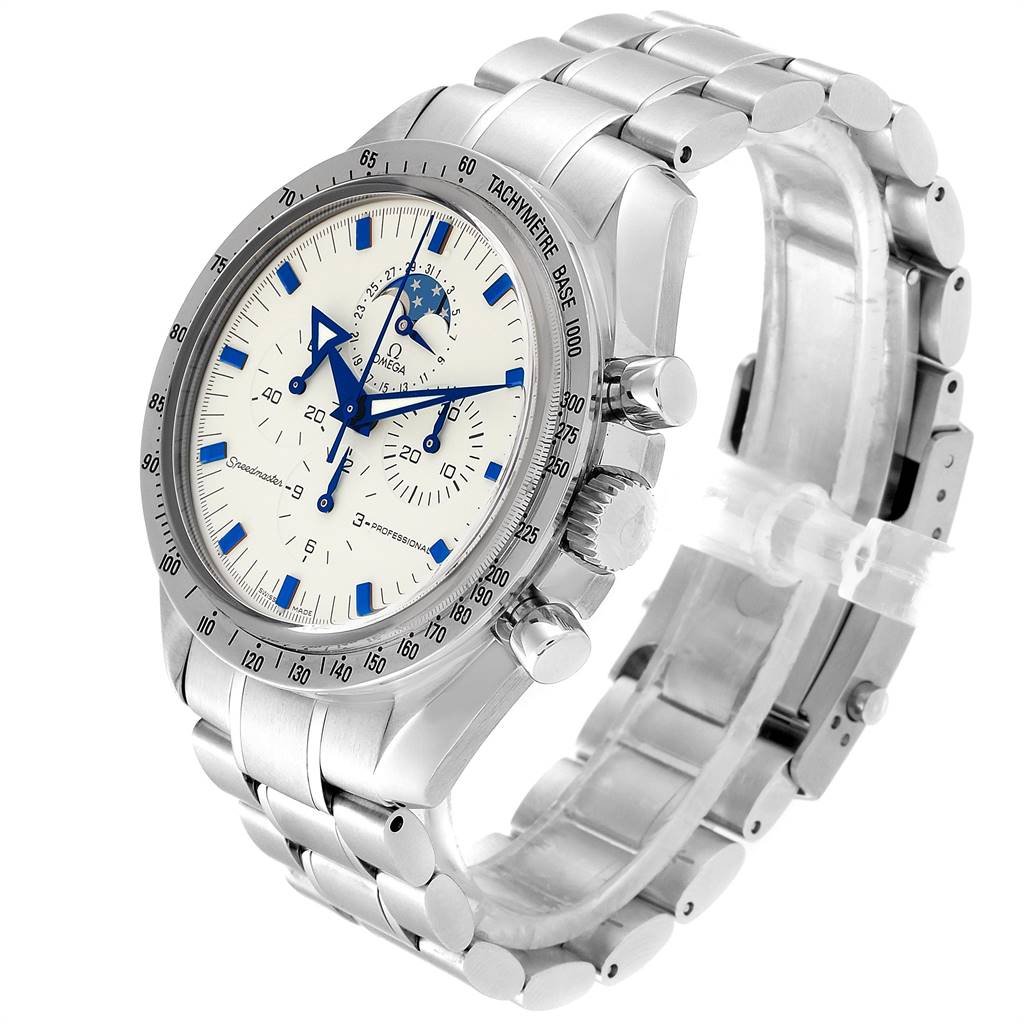 The Omega Speedmaster 3575.20.00 Men
s Stainless Steel White Dial 3575.20.00 Men
s Stainless Steel White Dial watch is shown at a three-quarter angle, displaying the face, bezel, crown, pushers, and bracelet.