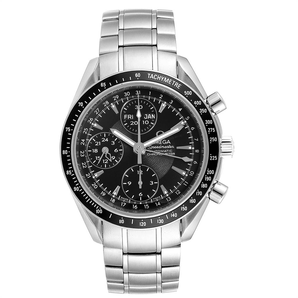 This image shows a front view of the Omega Speedmaster 3220.50.00 Men
s Stainless Steel Black Dial 3220.50.00 Men
s Stainless Steel Black Dial watch, highlighting its dial, buttons, and stainless steel bracelet.