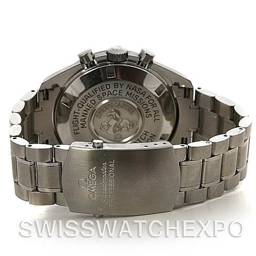 This image shows the back of the Omega Speedmaster SPEEDMASTER PROFESSIONAL Men
s Stainless Steel Black Dial SPEEDMASTER PROFESSIONAL Men
s Stainless Steel Black Dial watch, highlighting the clasp, bracelet, and case back.