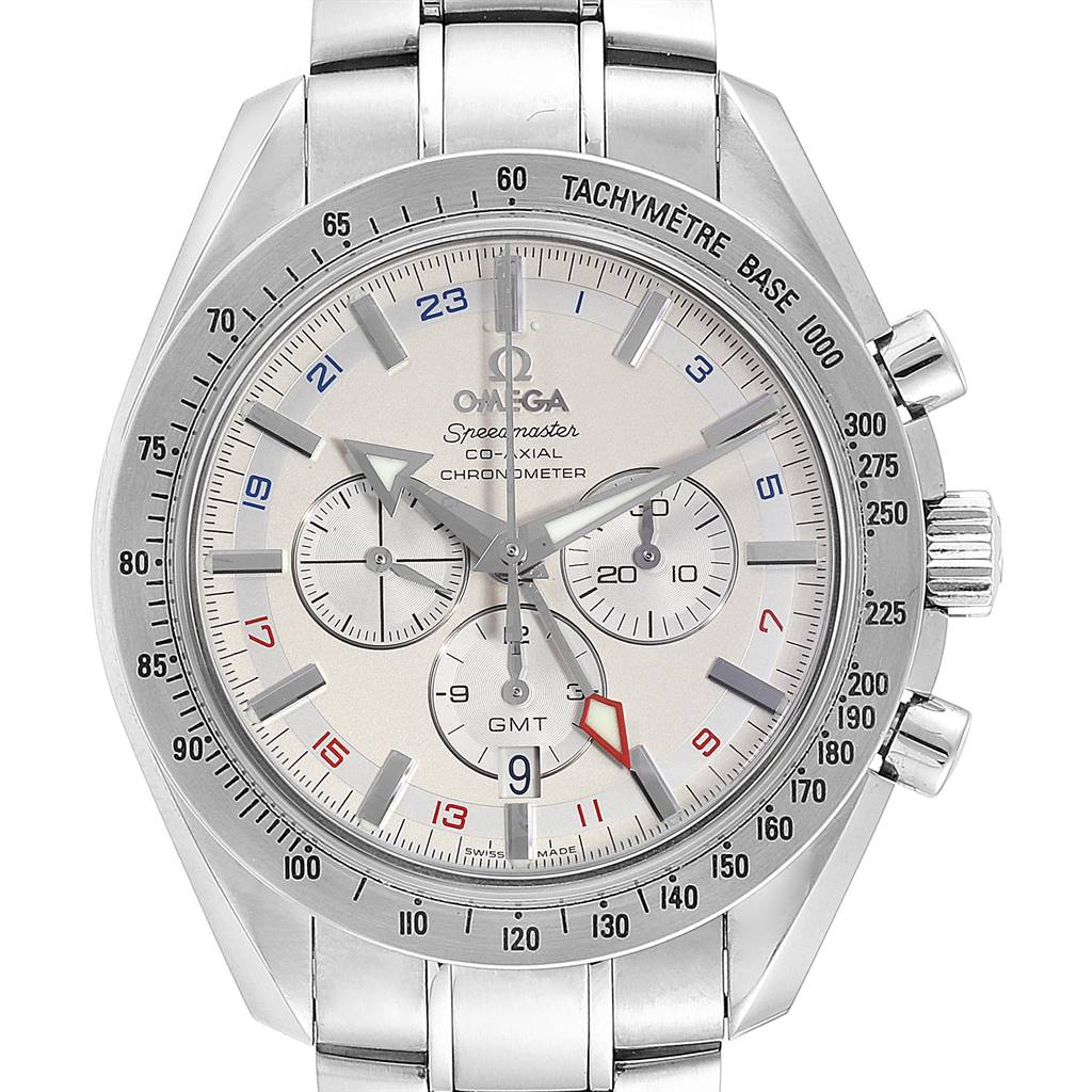 This image shows a frontal view of an Omega Speedmaster 3581.30.00 Men's Stainless Steel White Dial 3581.30.00 Men's Stainless Steel White Dial watch, including the dial, hands, chronograph subdials, and tachymeter bezel.