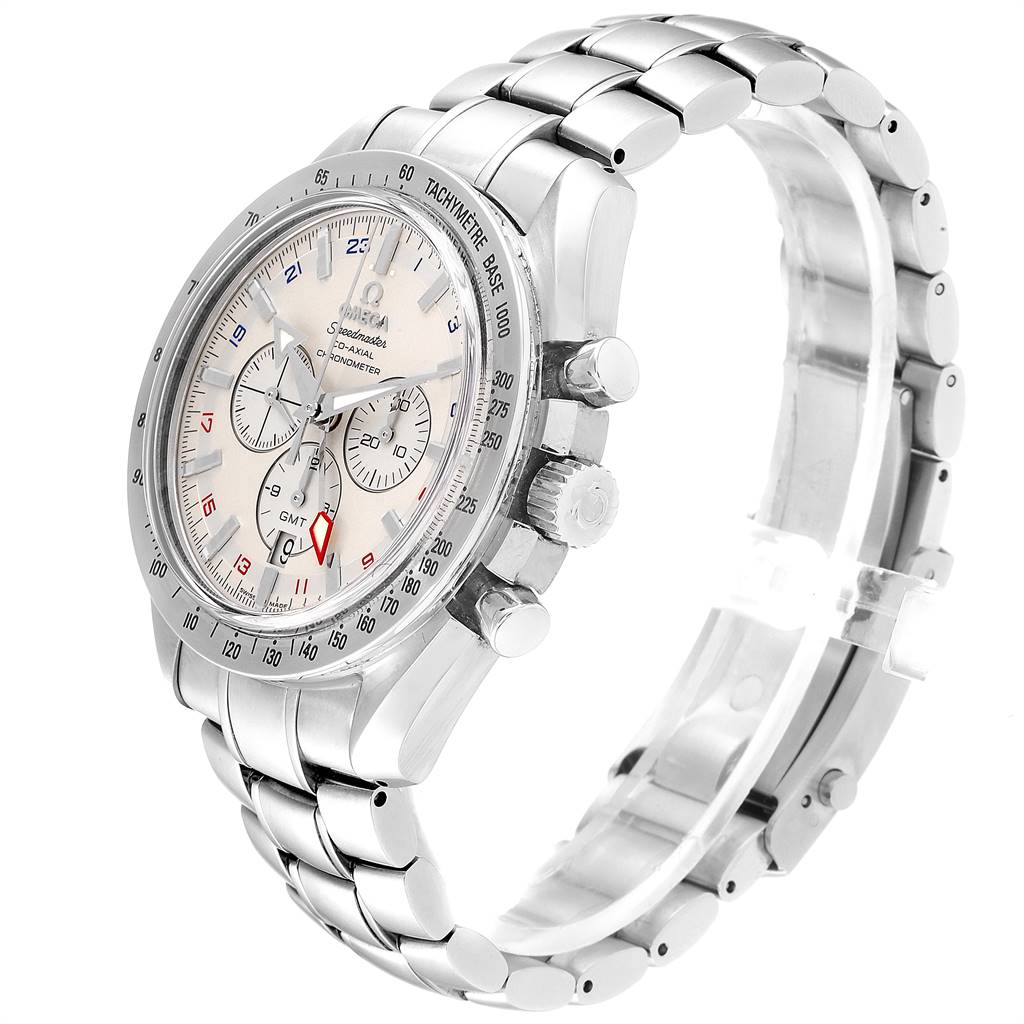 The Omega Speedmaster 3581.30.00 Men's Stainless Steel White Dial 3581.30.00 Men's Stainless Steel White Dial watch is shown at a three-quarter angle, highlighting its face, bracelet, and side buttons.