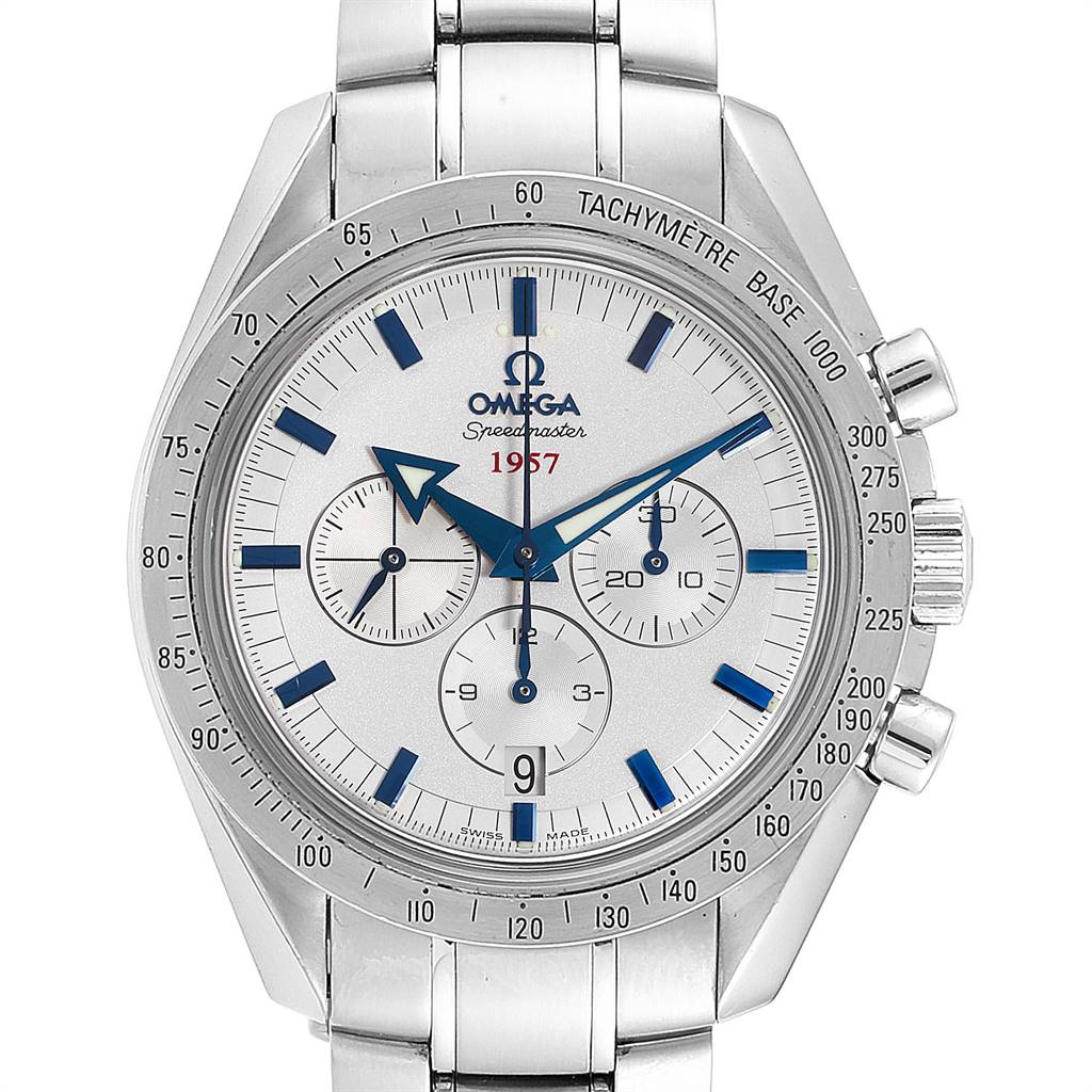 The image shows a front view of the Omega Speedmaster 321.10.42.50.02.001 Men's Stainless Steel Silver Dial 321.10.42.50.02.001 Men's Stainless Steel Silver Dial watch, highlighting its chronograph subdials, tachymeter, and stainless steel bracelet.
