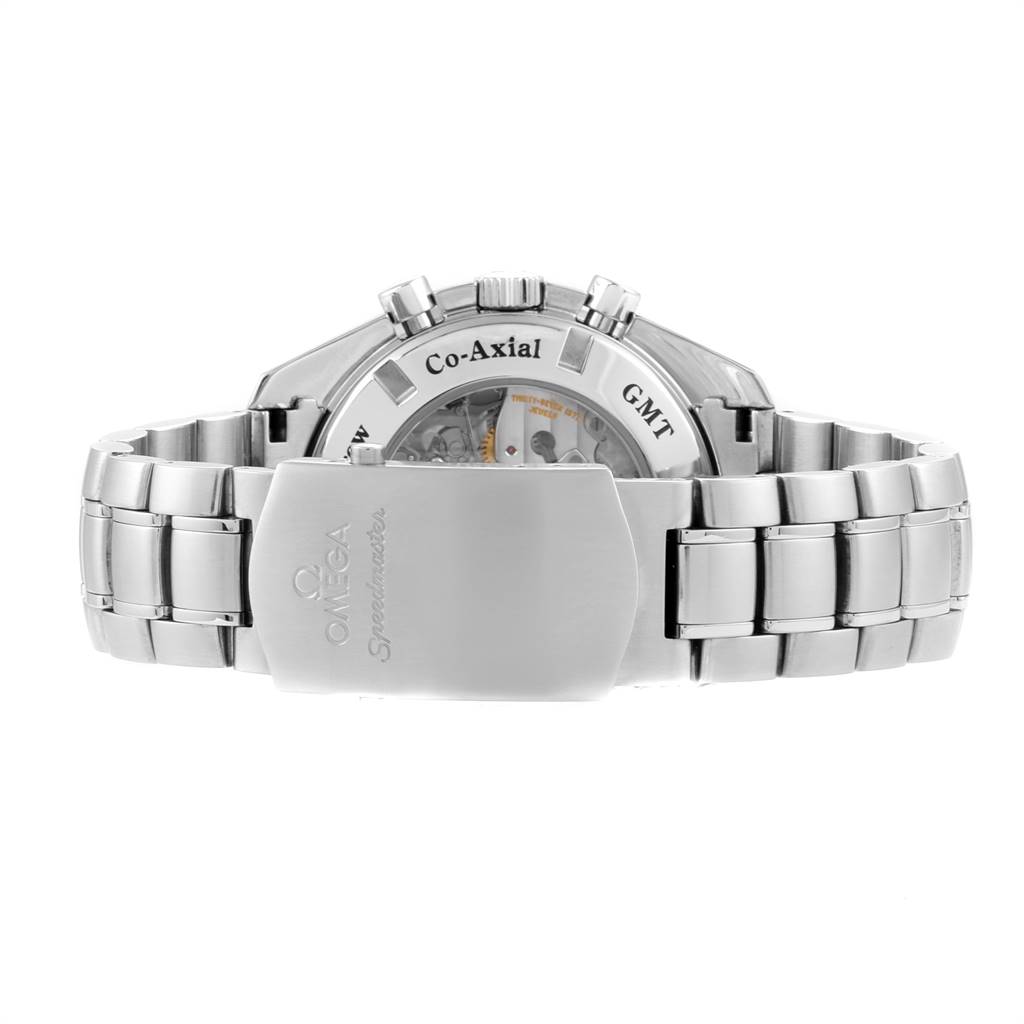 The image shows the back of the Omega Speedmaster 3581.30.00 Men
s Stainless Steel White Dial 3581.30.00 Men
s Stainless Steel White Dial watch, focusing on the clasp and part of the stainless steel bracelet. 