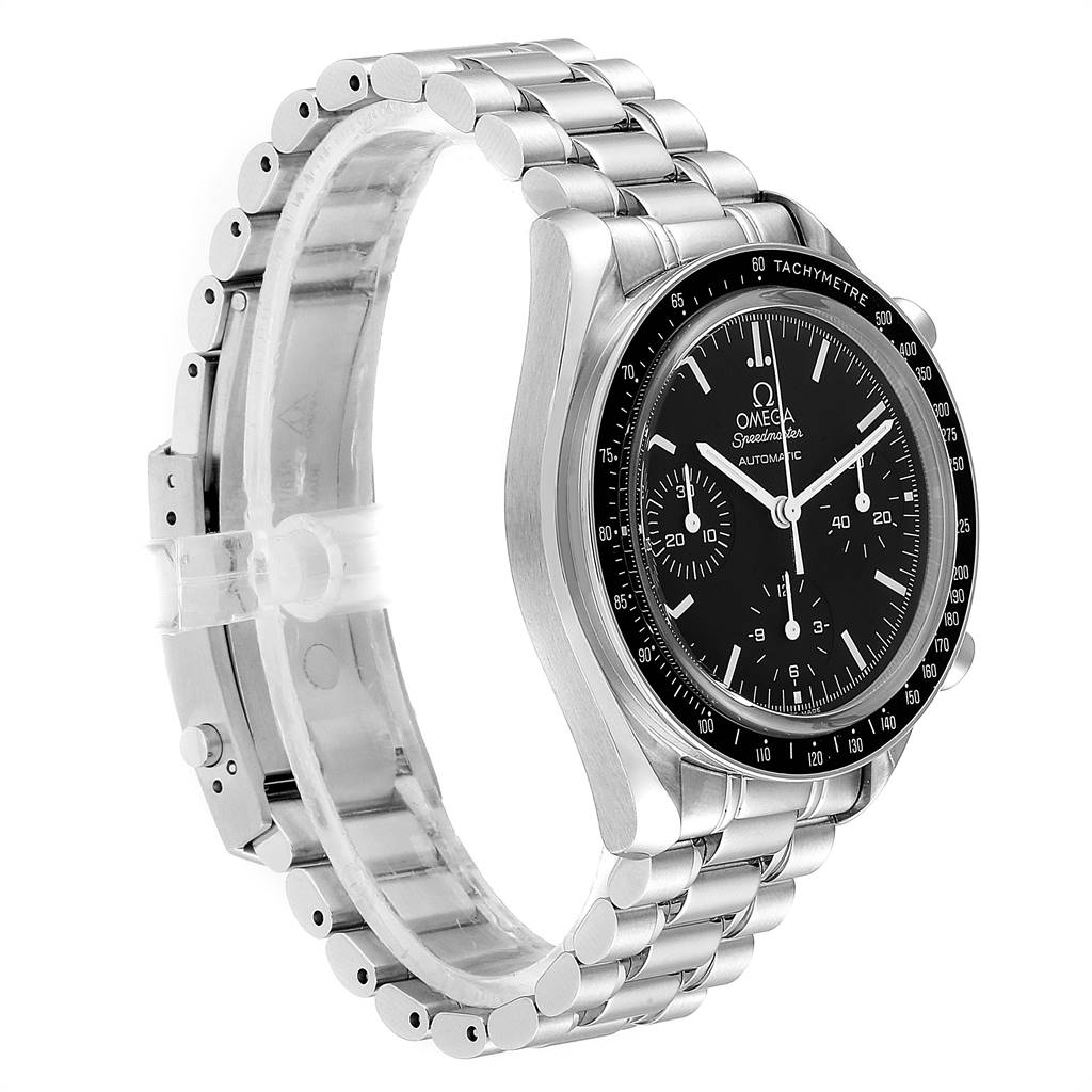 The image shows a side angle of the Omega Speedmaster 3539.50.00 Men
s Stainless Steel Black Dial 3539.50.00 Men
s Stainless Steel Black Dial watch, highlighting its face, bezel, and metal strap.