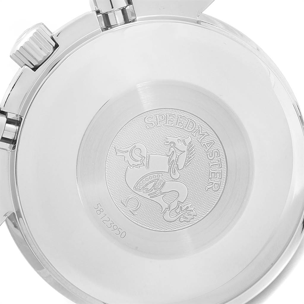 This image shows the case back of an Omega Speedmaster 3513.52.00 Men
s Stainless Steel Black Dial 3513.52.00 Men
s Stainless Steel Black Dial watch, featuring the Speedmaster logo and detailing.