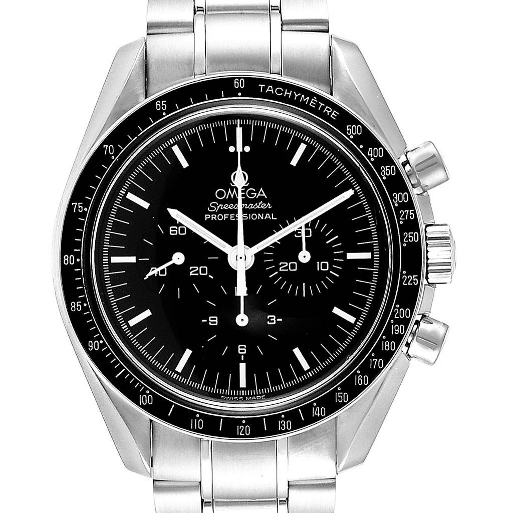 The image shows the front view of an Omega Speedmaster 3560.50.00 Men
s Stainless Steel Black Dial 3560.50.00 Men
s Stainless Steel Black Dial watch, highlighting its dial, bezel, and stainless steel bracelet.