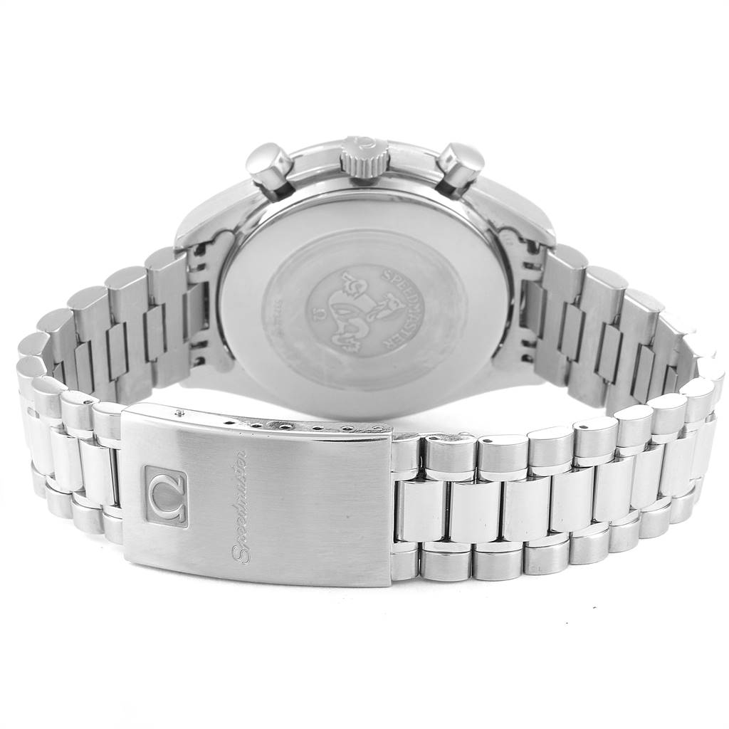 This image shows the back view of an Omega Speedmaster 3510.50.00 Men
s Stainless Steel Black Dial 3510.50.00 Men
s Stainless Steel Black Dial watch, focusing on the clasp and the bracelet.