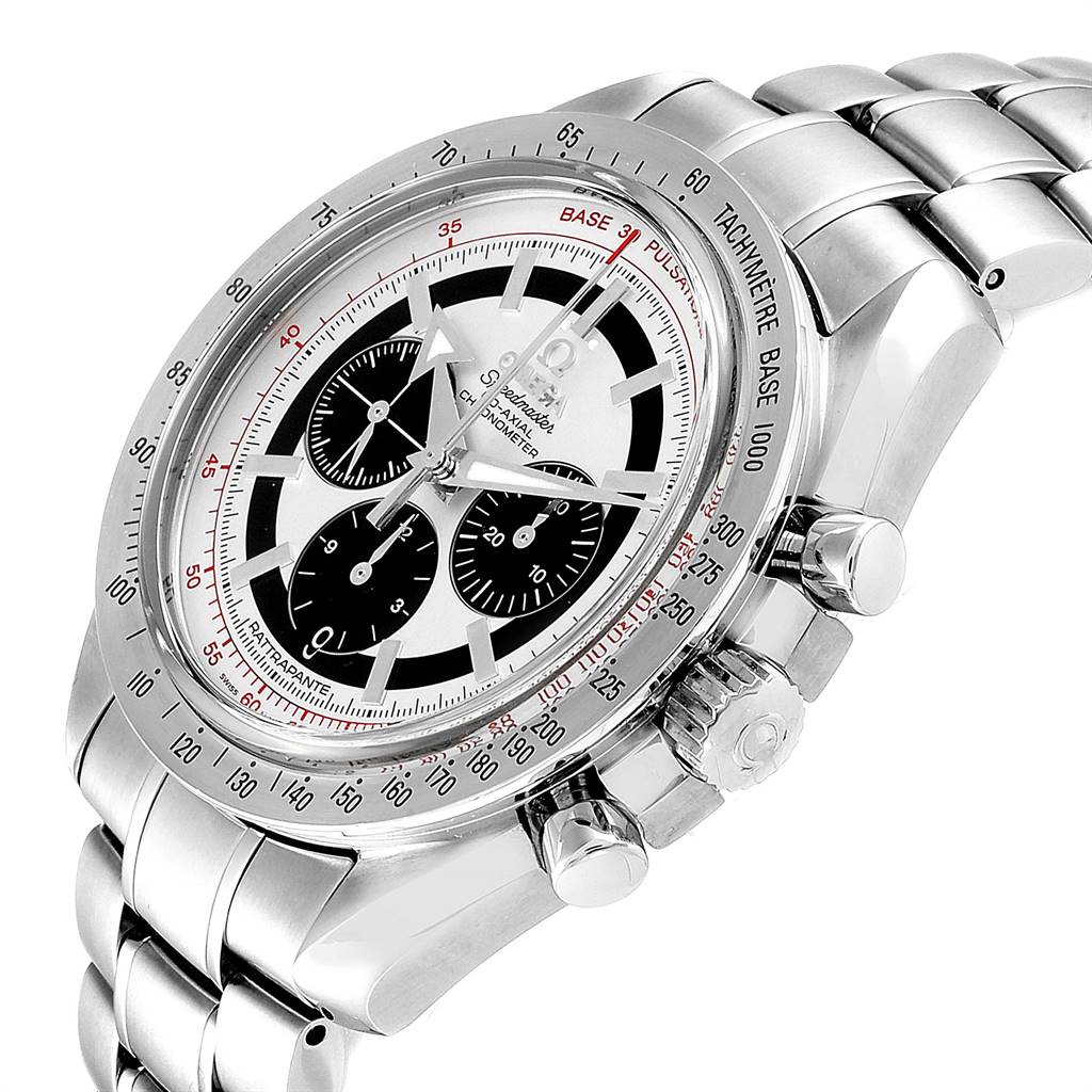 The image shows an angled view of the Omega Speedmaster 3582.31.00 Men
s Stainless Steel Silver Dial 3582.31.00 Men
s Stainless Steel Silver Dial watch, highlighting the dial, crown, pushers, and bracelet.