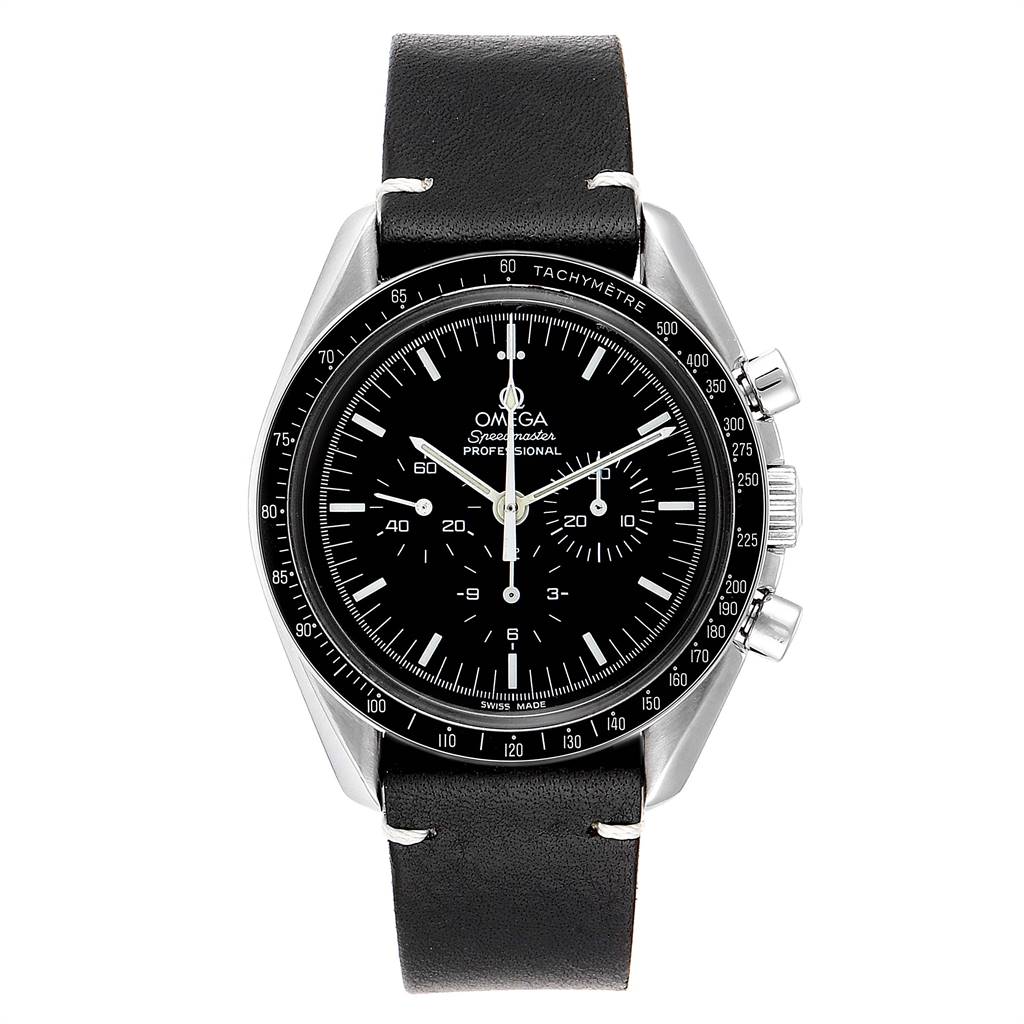 The image shows the front view of an Omega Speedmaster 3570.50.00 Men
s Stainless Steel Black Dial 3570.50.00 Men
s Stainless Steel Black Dial watch, highlighting the dial, bezel, and leather strap.
