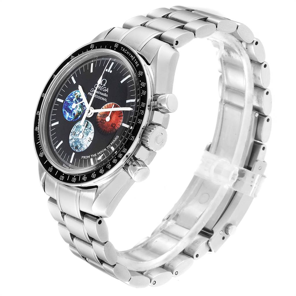 This image shows an angled side view of the Omega Speedmaster 3577.50.00 Men
s Stainless Steel Black Dial 3577.50.00 Men
s Stainless Steel Black Dial watch featuring its face, bezel, crown, and bracelet.