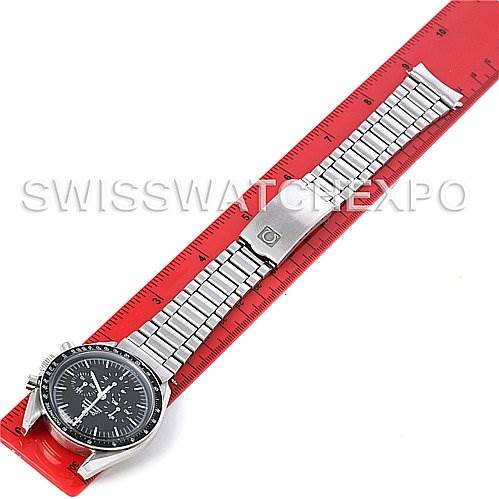 This image shows an Omega Speedmaster Men
s Stainless Steel Black Dial Men
s Stainless Steel Black Dial watch from an overhead angle, displaying the face, bracelet, and clasp.