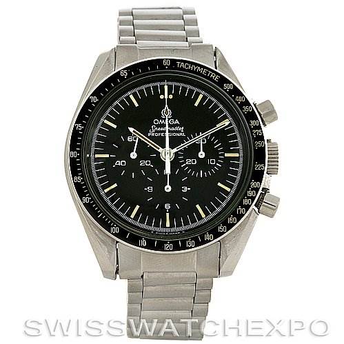 This image shows a front view of an Omega Speedmaster Men
s Stainless Steel Black Dial Men
s Stainless Steel Black Dial watch, highlighting its dial, bezel, chronograph subdials, and bracelet.