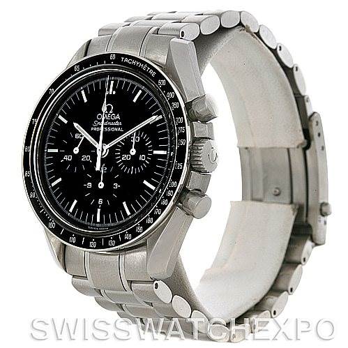 The image shows a side angle of the Omega Speedmaster 3570.50.00 Men
s Stainless Steel Black Dial 3570.50.00 Men
s Stainless Steel Black Dial watch, displaying the face, bezel, buttons, and bracelet.
