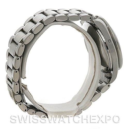 The image shows a side profile of the Omega Speedmaster 3220.50.00 Men
s Stainless Steel Black Dial 3220.50.00 Men
s Stainless Steel Black Dial watch, focusing on its silver metal bracelet and partially visible case.