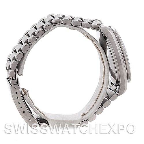 This side-angle view of the Omega Speedmaster 3510.50.00 Men
s Stainless Steel Black Dial 3510.50.00 Men
s Stainless Steel Black Dial shows its metal bracelet and side profile of its case.