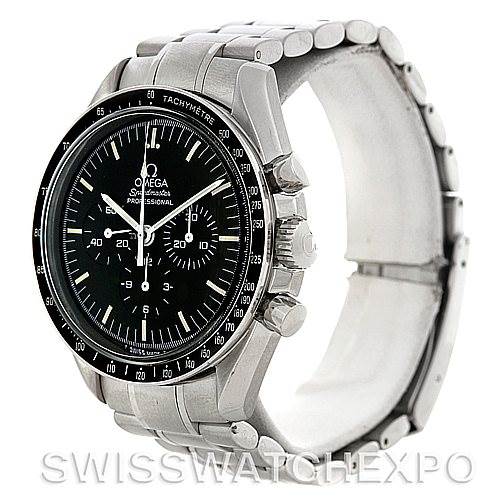 This image shows a side angle of an Omega Speedmaster 3570.50.00 Men
s Stainless Steel Black Dial 3570.50.00 Men
s Stainless Steel Black Dial watch, highlighting the dial, bezel, and bracelet.