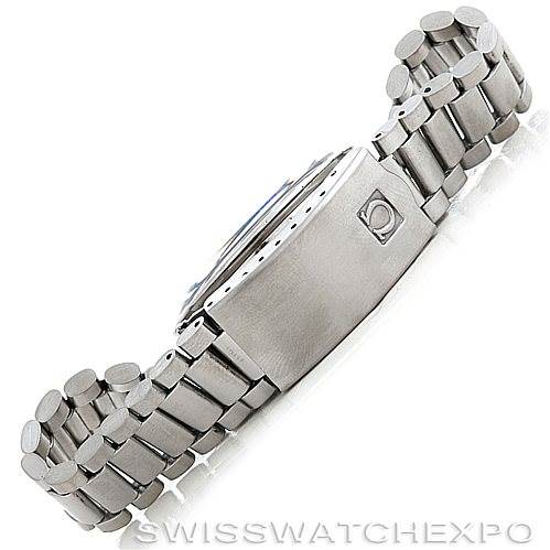 The image shows the clasp and bracelet of the Omega Speedmaster 145.022 Men
s Stainless Steel Black Dial 145.022 Men
s Stainless Steel Black Dial watch, viewed from the side.