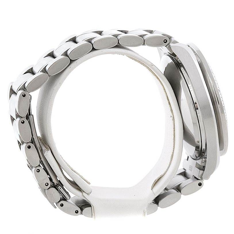 This image shows a side view of an Omega Speedmaster 3513.50.00 Men
s Stainless Steel Black Dial 3513.50.00 Men
s Stainless Steel Black Dial watch, highlighting its metal bracelet and watch case.