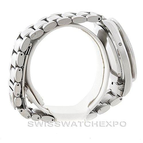 This image features the side view of an Omega Speedmaster 3220.50.00 Men
s Stainless Steel Black Dial 3220.50.00 Men
s Stainless Steel Black Dial, showing its metallic band and case clasp.