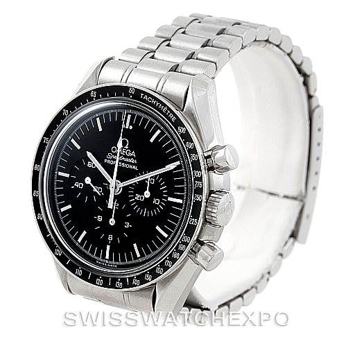 The image shows an angled view of an Omega Speedmaster 3572.50.00 Men
s Stainless Steel Black Dial 3572.50.00 Men
s Stainless Steel Black Dial watch, focusing on the dial, bezel, and stainless steel bracelet.