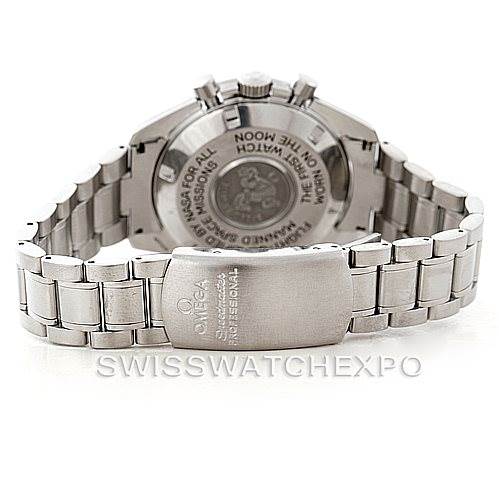 The image shows the back view of the Omega Speedmaster 3570.50.00 Men
s Stainless Steel Black Dial 3570.50.00 Men
s Stainless Steel Black Dial watch, highlighting the case back and bracelet with the clasp.