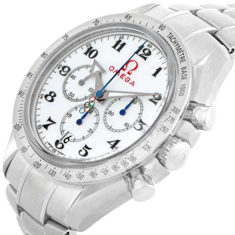 This image shows an Omega Speedmaster 321.10.42.50.04.001 Men
s Stainless Steel White Dial 321.10.42.50.04.001 Men
s Stainless Steel White Dial watch at a slight angle, showcasing its face, bezel, crown, and chronograph pushers.