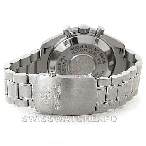 The image shows the back view of an Omega Speedmaster 3570.50.00 Men
s Stainless Steel Black Dial 3570.50.00 Men
s Stainless Steel Black Dial watch, focusing on its bracelet and case back.