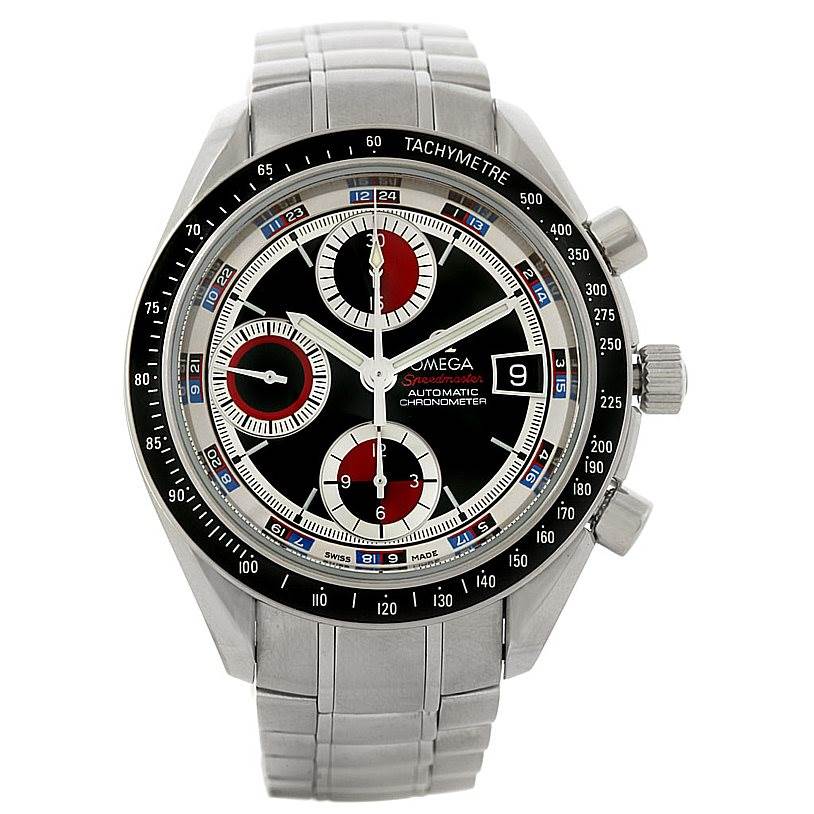 This image shows the face and full bracelet of an Omega Speedmaster 3210.52.00 Men
s Stainless Steel Black Dial 3210.52.00 Men
s Stainless Steel Black Dial watch, featuring three subdials and a date window on the right.