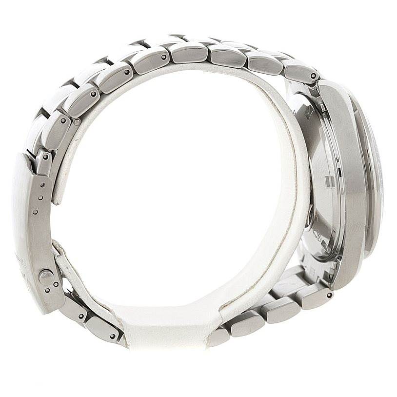 The image shows the side profile of the Omega Speedmaster 3210.52.00 Men
s Stainless Steel Black Dial 3210.52.00 Men
s Stainless Steel Black Dial watch, highlighting its stainless steel bracelet and case.